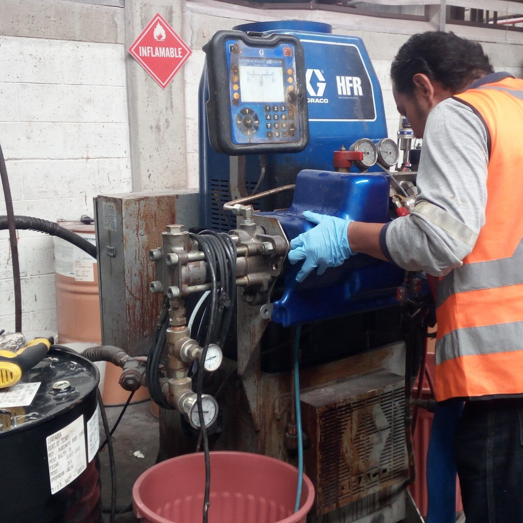 Reparación y Mantenimiento de Máquinas Inyectoras de Espuma de Poliuretano
